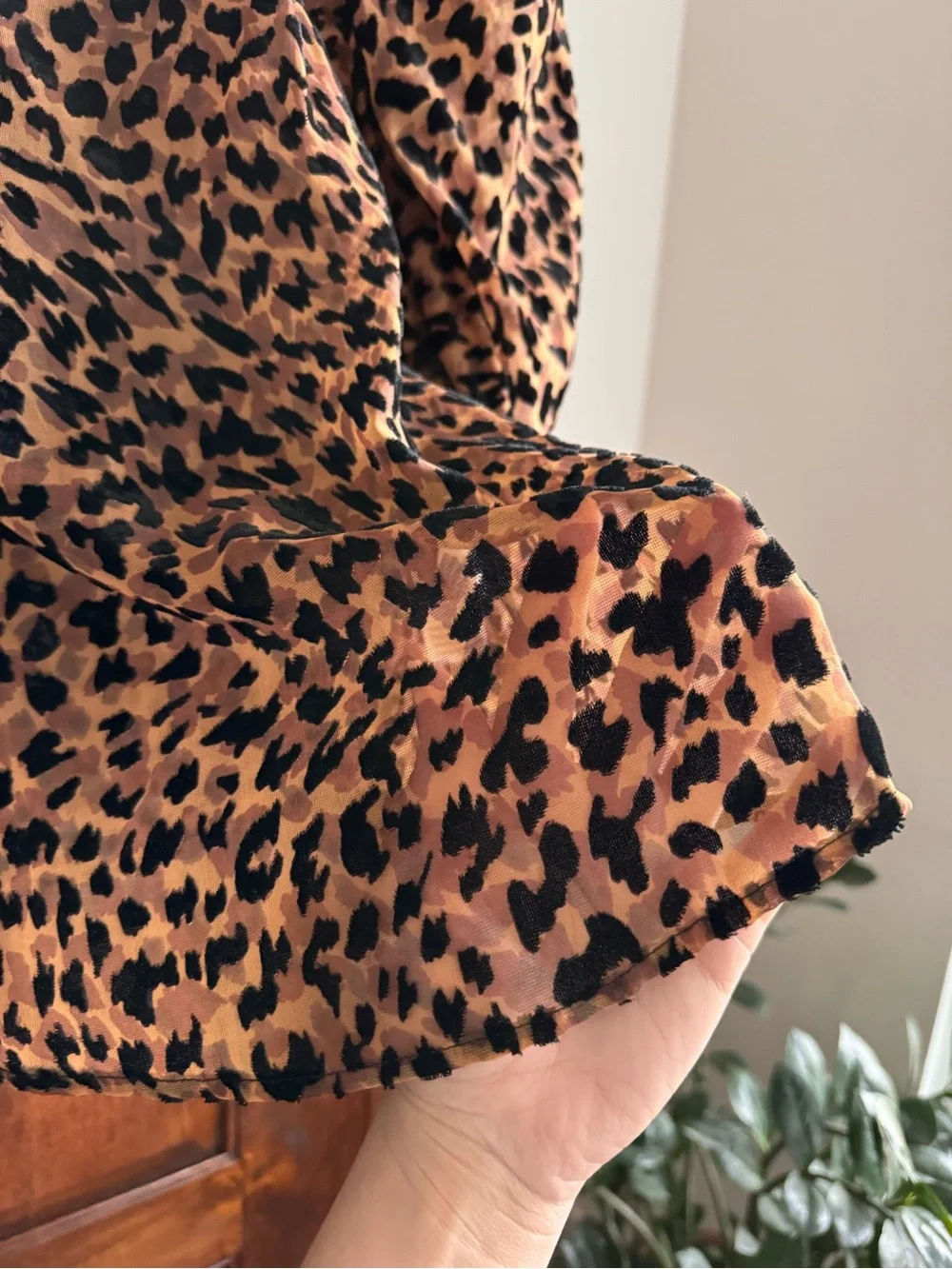 JOA Velvet Burnout Blouse Sheer Animal Print Puff Sleeves Size M - Picture 5 of 11